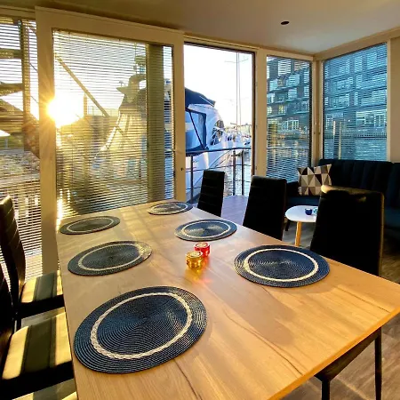 Úszó hotel Marinavilla Nykøbing Falster