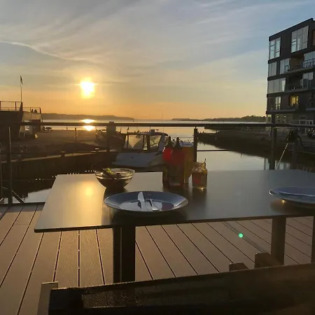 Bateau-hôtel Marinavilla