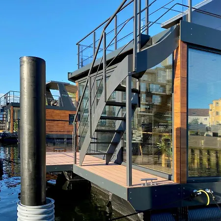 Marinavilla Bateau-hôtel