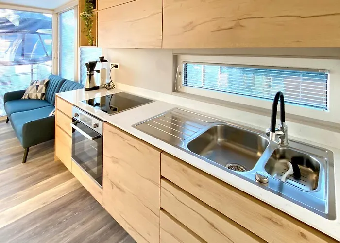 船上ホテル Marinavilla